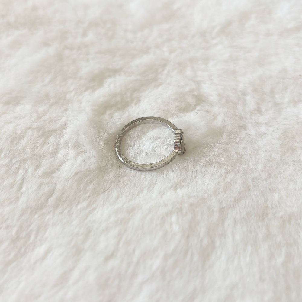 5/$15 🩷 MUST BUNDLE Elegant Silver Dainty Rhinestone Ring - Picture 2 of 2